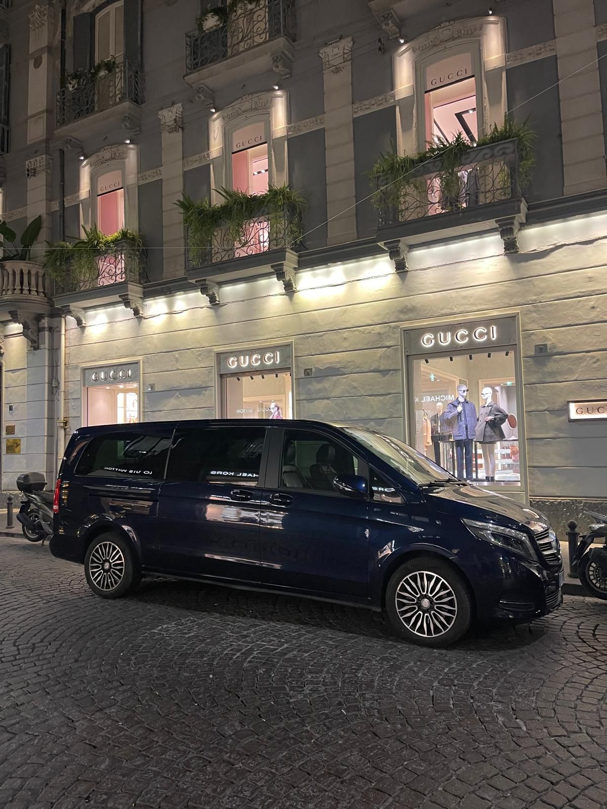 Naples Shopping Tour